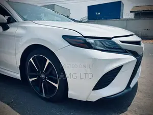 Toyota Camry XSE FWD 2020 White