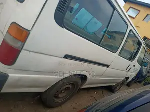 Toyota HiAce 1995 White