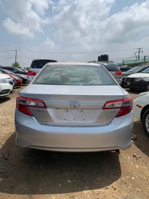 Toyota Camry LE 4dr Sedan (2.5L 4cyl 6A) 2013 Silver