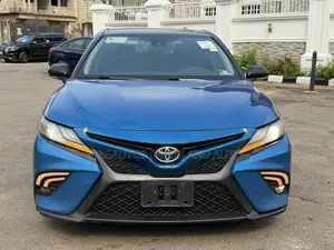 Toyota Camry XSE (2.5L 4cyl 8A) 2019 Blue