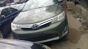 Toyota Camry LE 4dr Sedan (2.5L 4cyl 6A) 2014 Green
