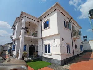8bdrm Duplex in Ologuneru, Ibadan for sale
