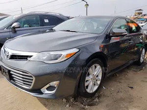 Toyota Avalon XLE Premium Sedan FWD (3.5L 6cyl 6A) 2013 Gray