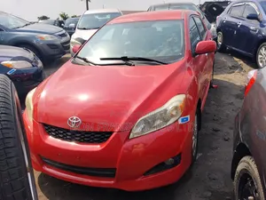 Toyota Matrix Hatchback FWD (1.8L 4cyl 5M) 2010 Red