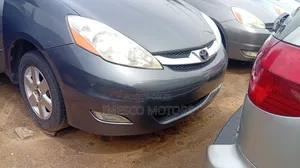 Toyota Sienna XLE 7 Passenger 2010 Gray