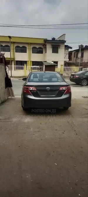 Toyota Camry LE 4dr Sedan (2.5L 4cyl 6A) 2012 Gray