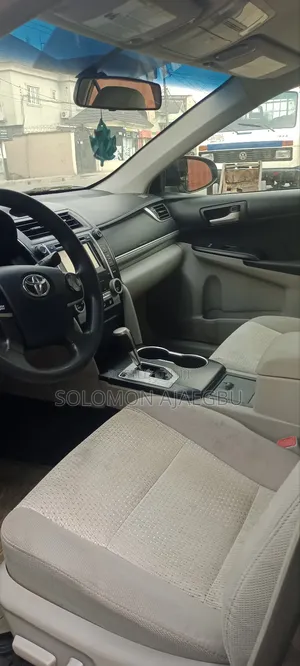 Toyota Camry LE 4dr Sedan (2.5L 4cyl 6A) 2012 Gray
