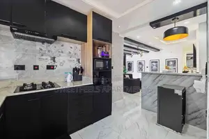 Luxury 3bedspacious Luxury 1 Bedroom Apartment