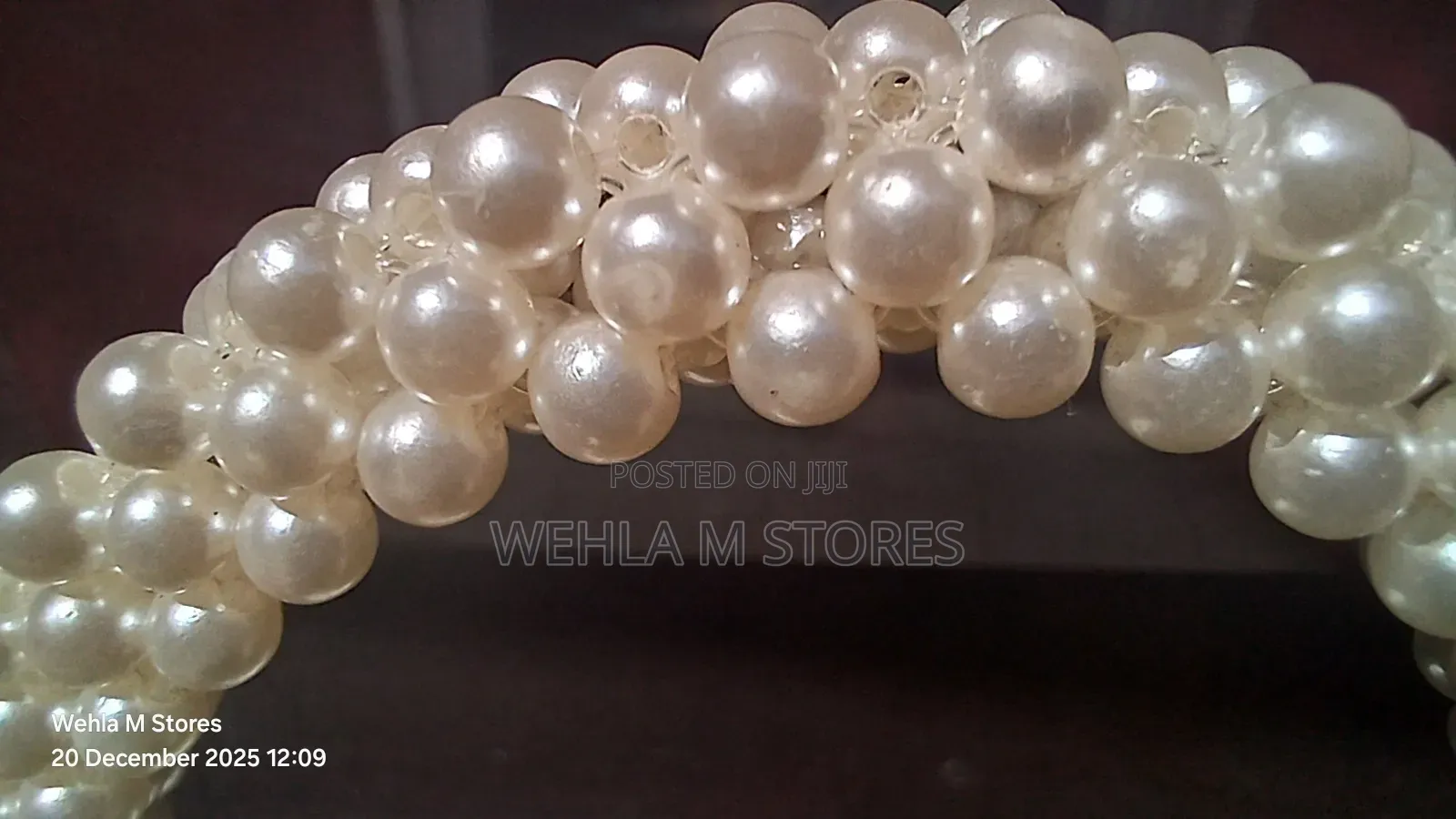 Beaded Handle Chain Shoulder White Bag