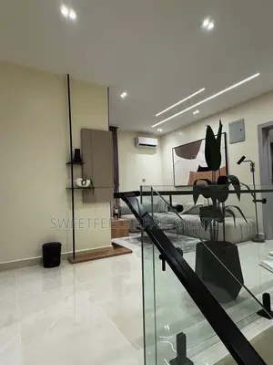 Neat 2/3 Bedroom Maisonette (Terrace)