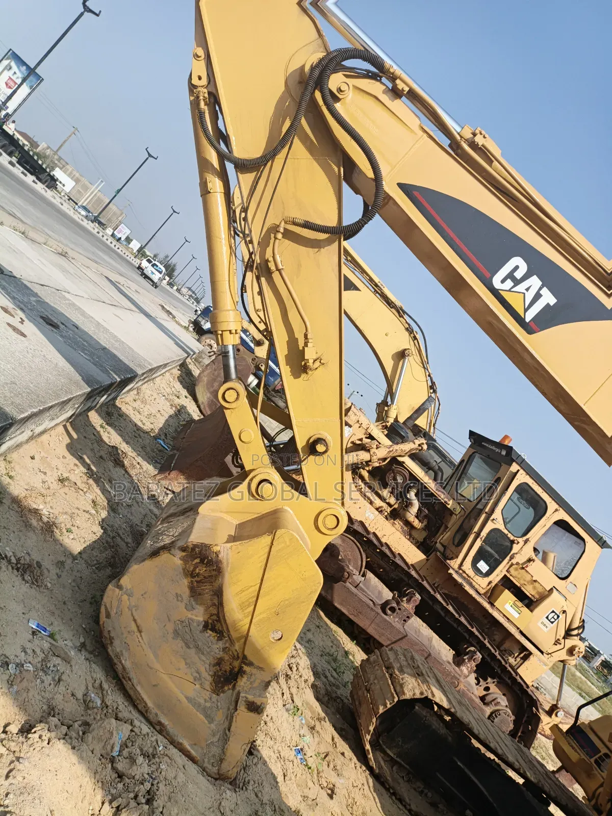 320 Bl Company Used
