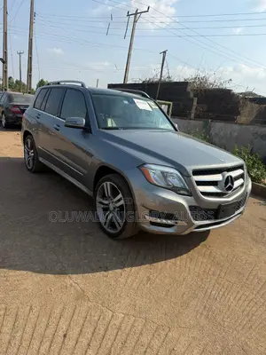 Mercedes-Benz GLK-Class Base GLK 350 4dr AWD 4MATIC (3.5L 6cyl 7A) 2015