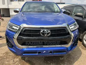 Toyota Hilux 2023 Blue
