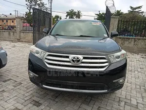 Toyota Highlander 3.5L 2WD 2013 Black