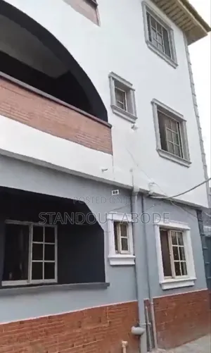 3bdrm Block of Flats in In A Secure Location, Igando / Ikotun/Igando