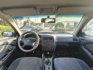 Toyota Avensis 1.8 1998 Blue