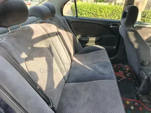 Toyota Avensis 1.8 1998 Blue