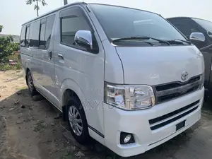 Toyota HiAce 2013 White