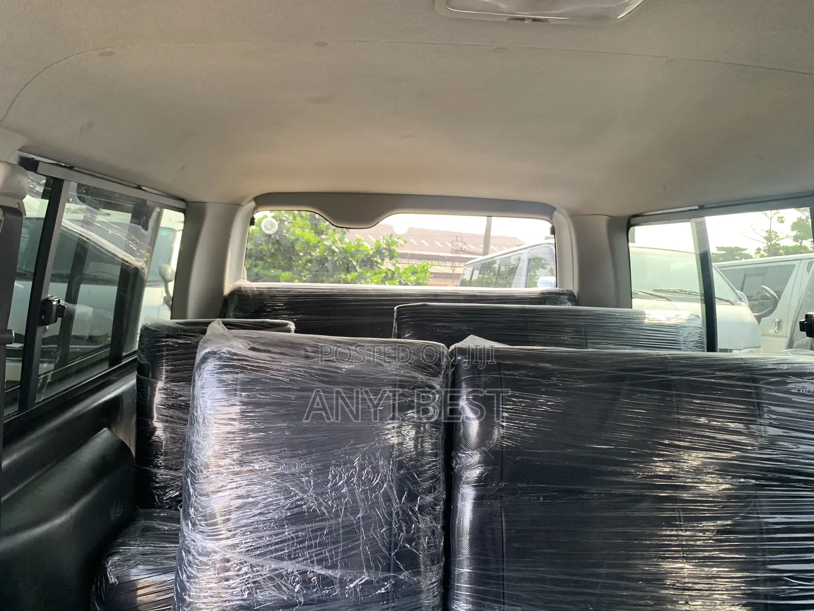 Toyota HiAce 2013 White