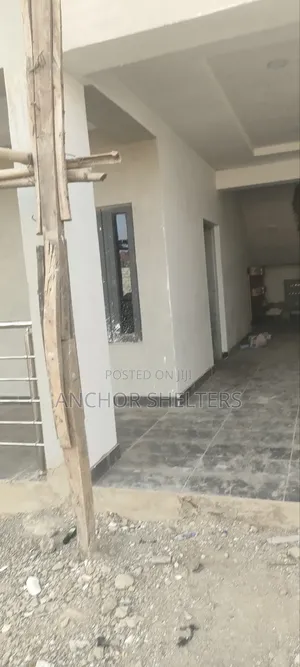 3bdrm Block of Flats in Along Jedo Road, Lugbe District for rent