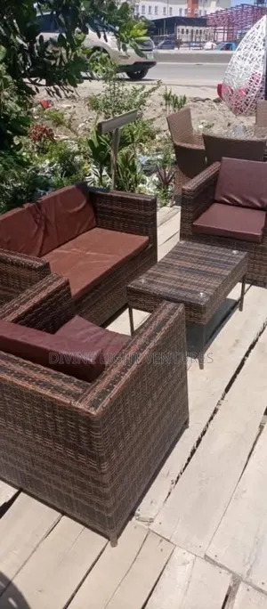 4 Seater Rattan Chair and Table