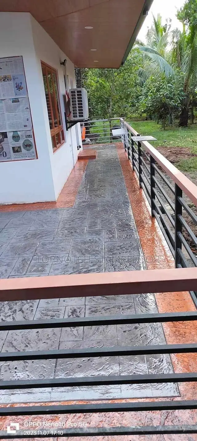 Foreign Installed Concrete Floor