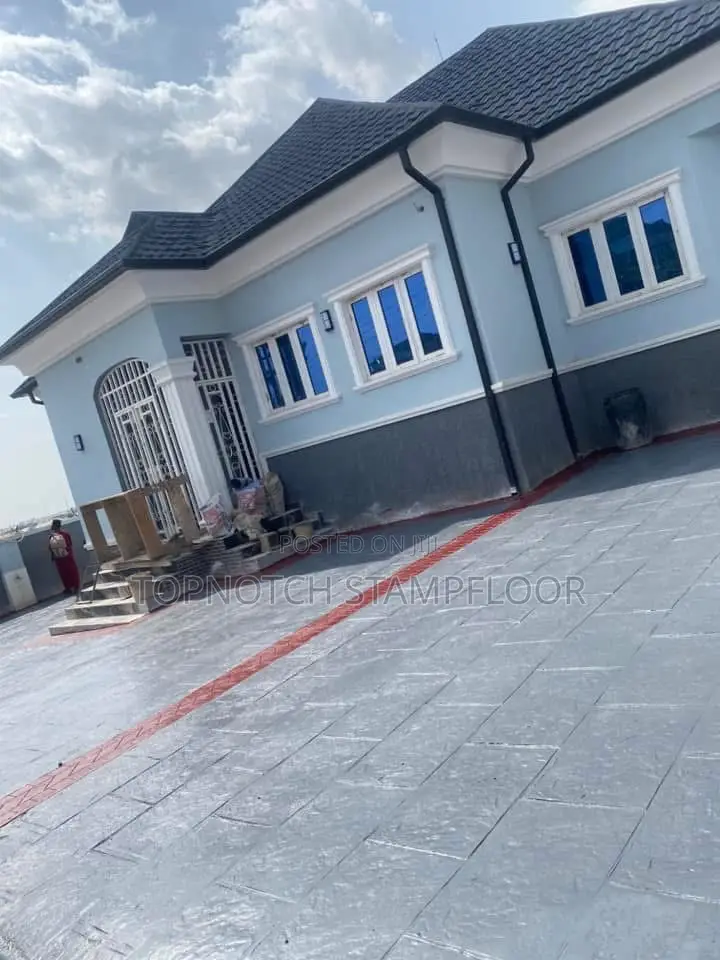Foreign Installed Concrete Floor