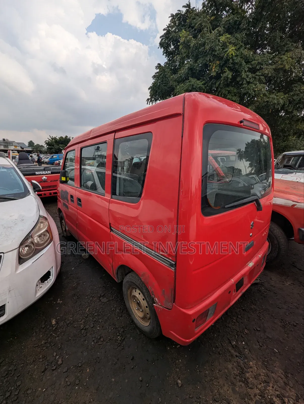 Suzuki APV Minibus 2012 Red
