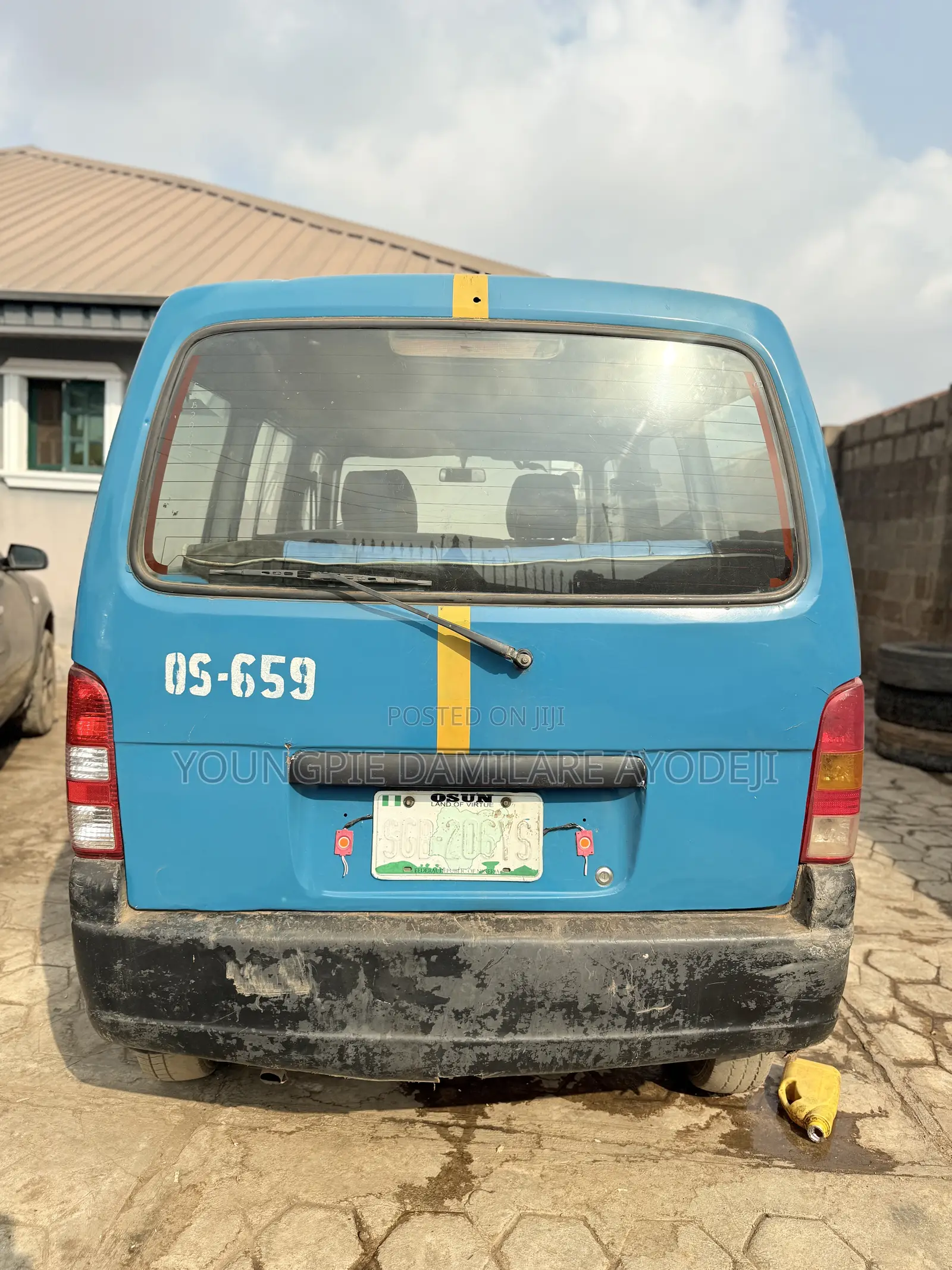 Suzuki APV Minibus 2010 Blue
