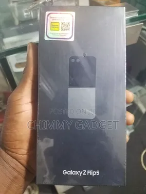 New Samsung Galaxy Z Flip5 256 GB Silver