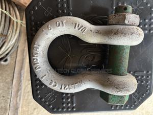 12 Ton Pass and Tight Shackle - Chi Bu Tech Global Services