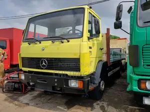 Mercedes 814 Truck (Yellow) 2008