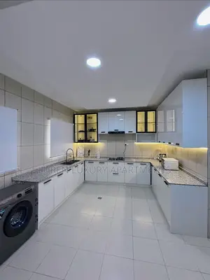 Luxury 2 Bedroom White-Themed Apartment +Pool Gym