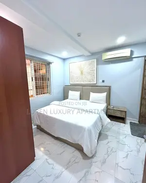 Luxury 4 Bedroom Duplex +Swimming Pool a Yard