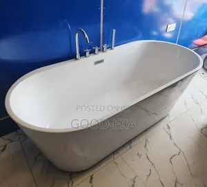 Oval Free Standing Bath Tub With Mixer