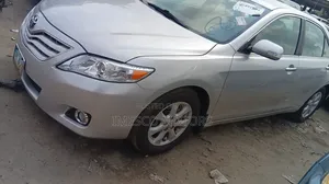 Toyota Camry LE 4dr Sedan (2.5L 4cyl 6A) 2011 Silver