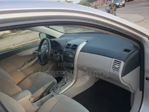Toyota Corolla 2011 Silver