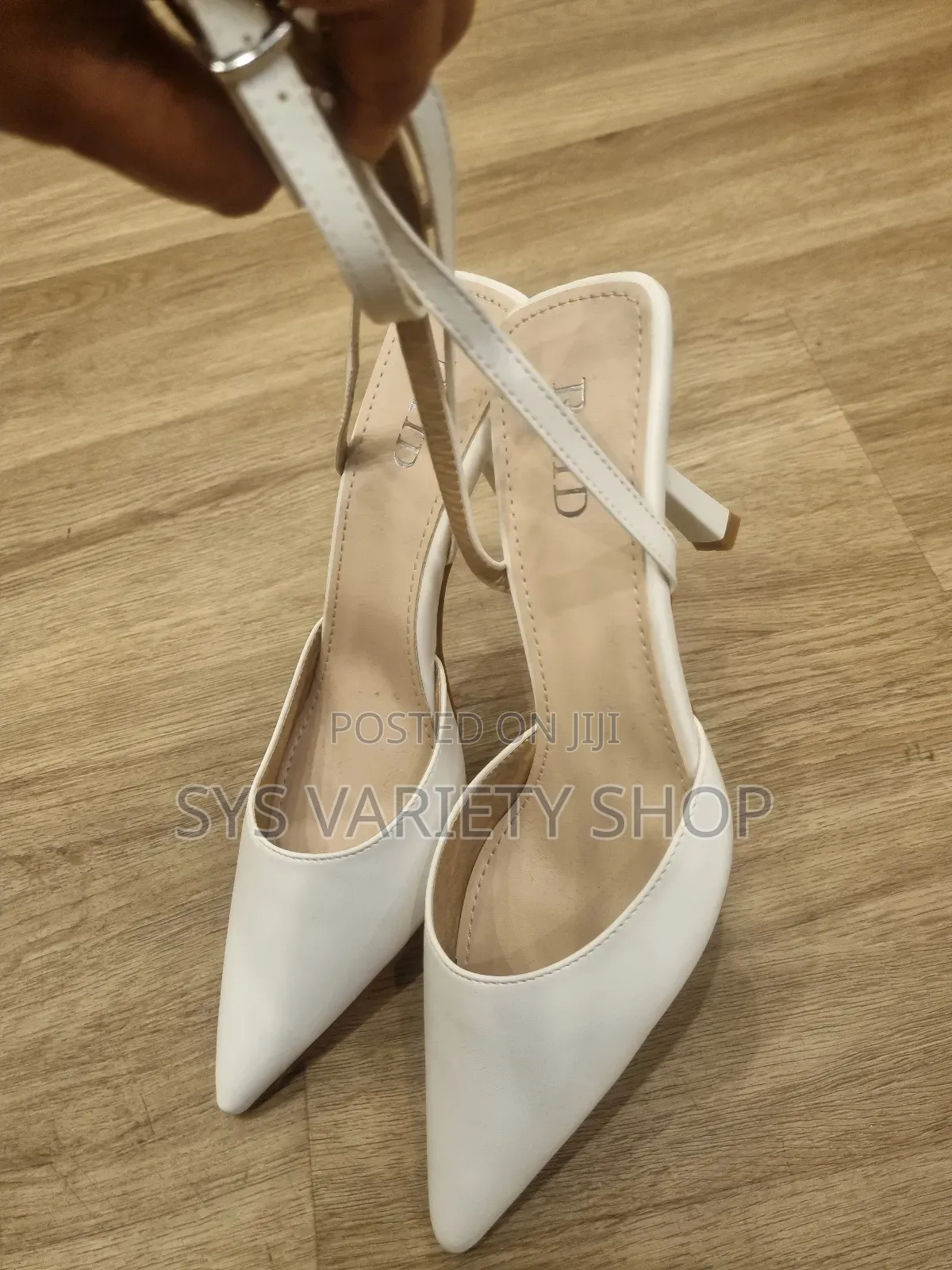 Raid London Women's White Shoe