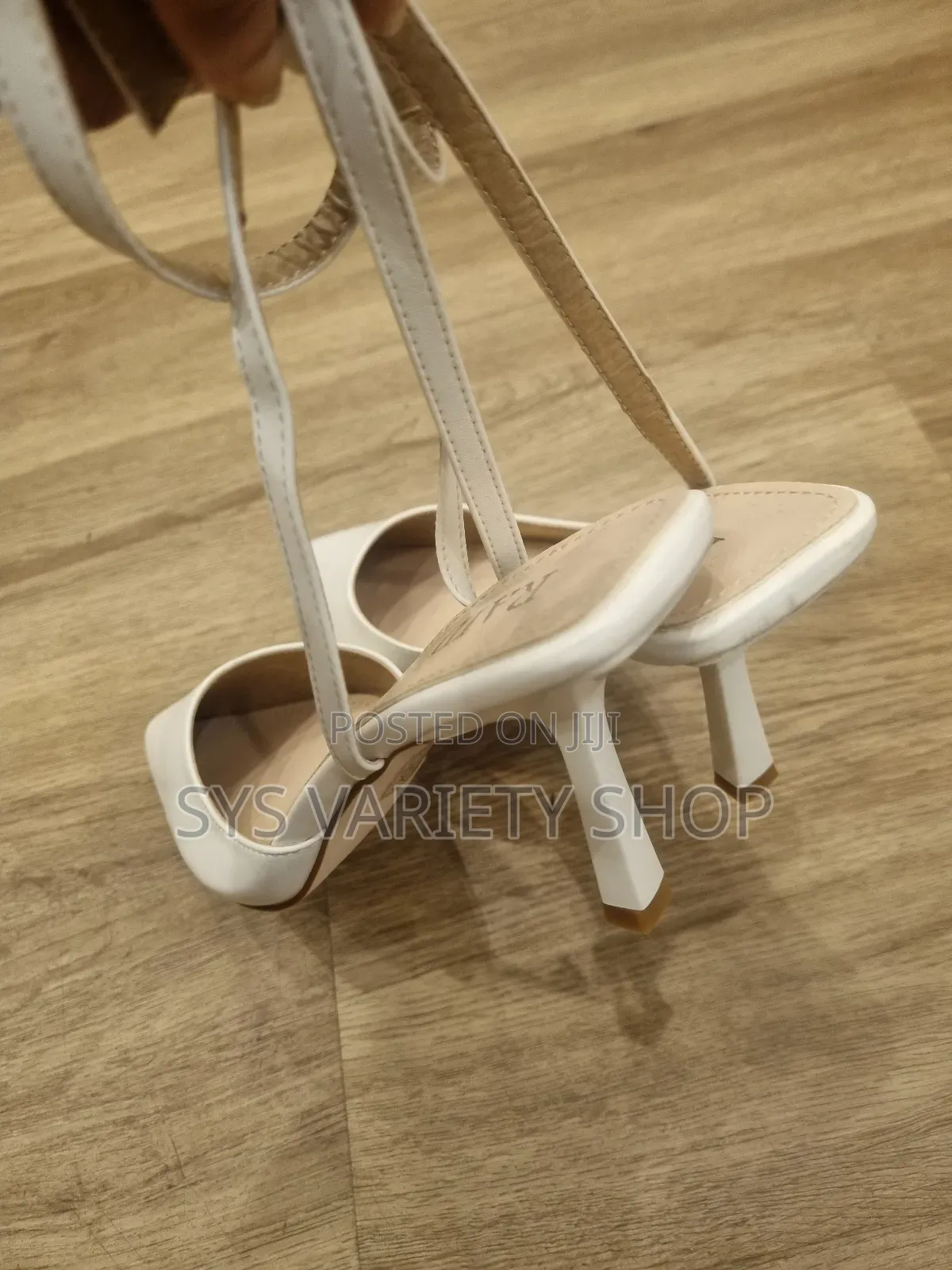 Raid London Women's White Shoe