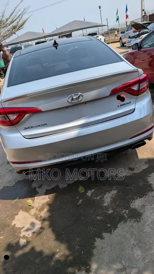 Hyundai Sonata Limited 2.0T 4dr Sedan (2.0L 4cyl Turbo 6A) 2015 Silver