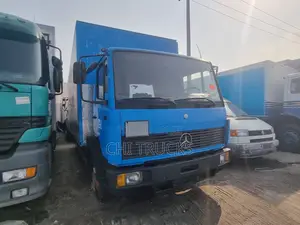 Mercedes Benz Cover Truck 2000 Blue
