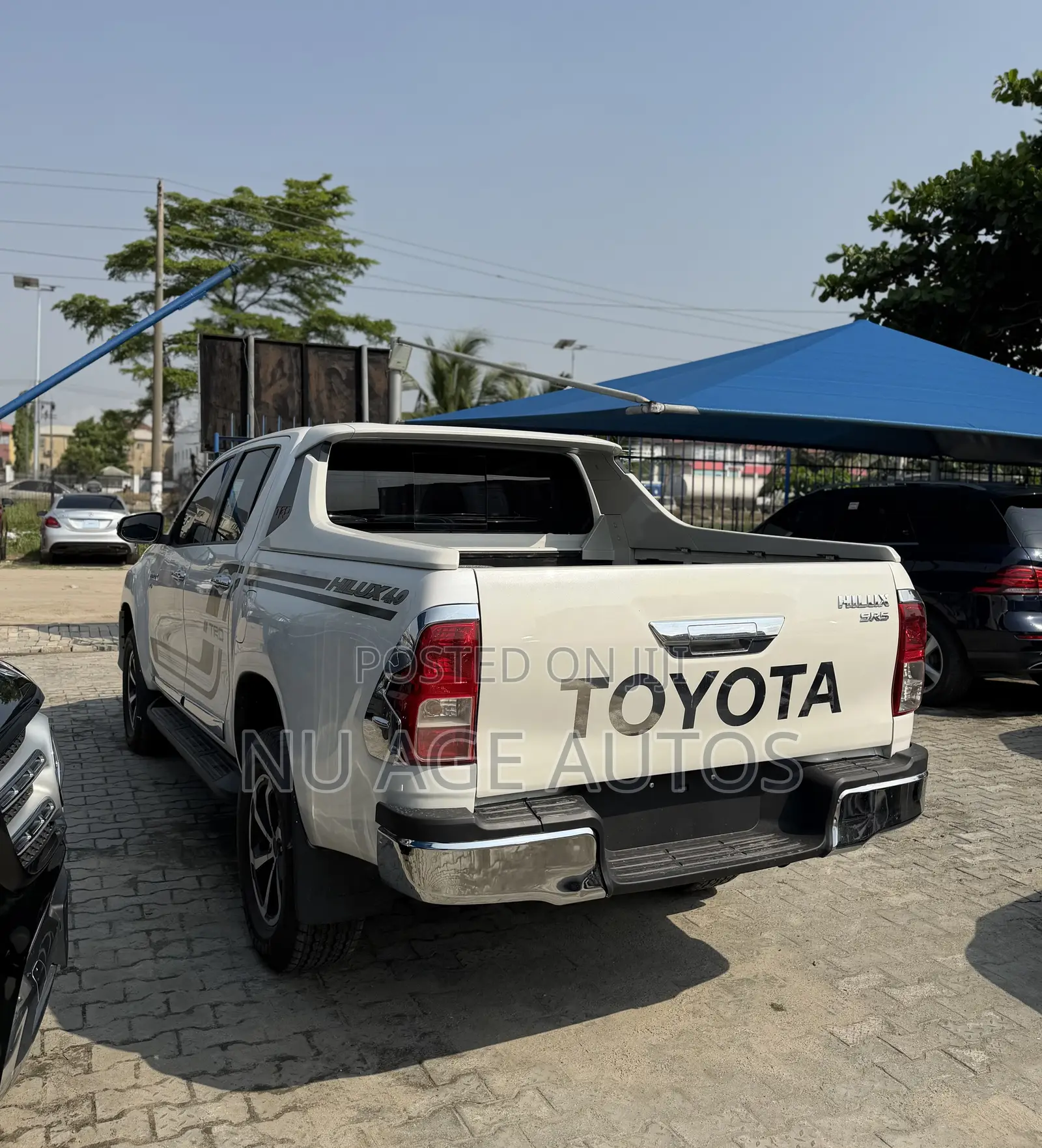 Toyota Hilux SR 4x4 2018 White