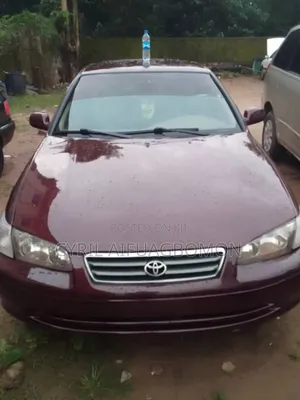 Toyota Camry Automatic 1999 Maroon