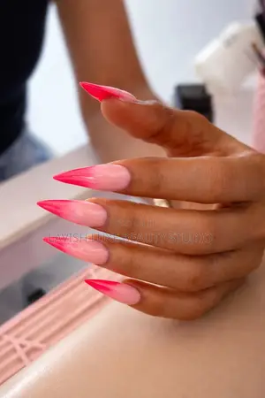 Professional Nails and Lash Technician in Abeokuta
