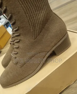 Vivaia Square Toe Lace Up Boots