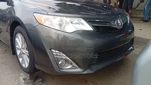 Toyota Camry XLE 4dr Sedan (2.5L 4cyl 6A) 2014 Gray