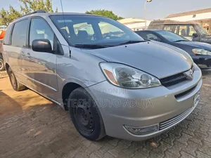 Toyota Sienna 2005 Silver