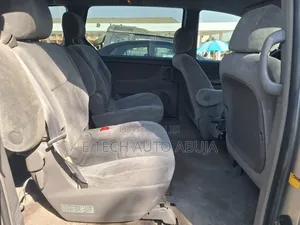 Toyota Sienna 2005 Silver