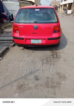 Volkswagen Golf 2000 Red