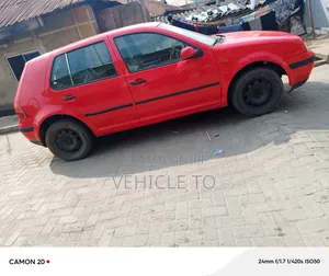 Volkswagen Golf 2000 Red